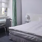 Romantichotel Goldener Karpfen - Kleine, Feine Grandhotel Direkt In Der Altstadt פולדה