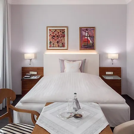 Romantichotel Goldener Karpfen - Kleine, Feine Grandhotel Direkt In Der Altstadt מלון 4*