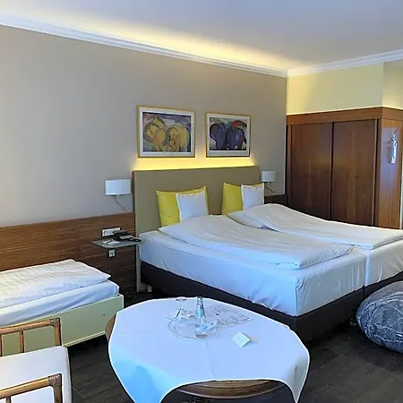 Romantichotel Goldener Karpfen - Kleine, Feine Grandhotel Direkt In Der Altstadt פולדה
