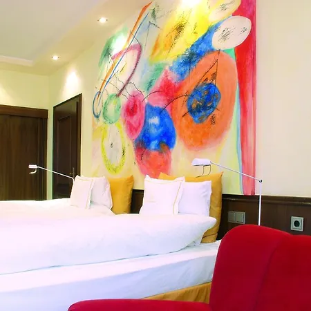 Romantichotel Goldener Karpfen - Kleine, Feine Grandhotel Direkt In Der Altstadt