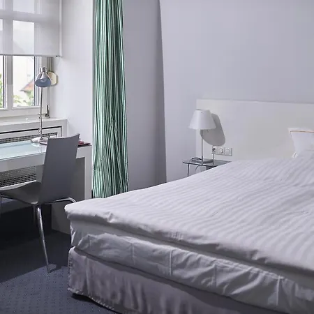 Romantichotel Goldener Karpfen - Kleine, Feine Grandhotel Direkt In Der Altstadt Fulde