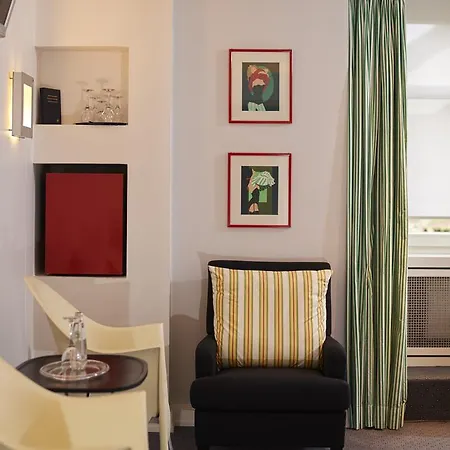 Romantichotel Goldener Karpfen Hotell