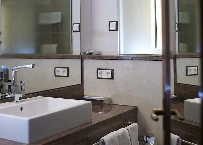 Romantichotel Goldener Karpfen Otel Fulda